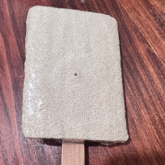 New - Natural Exfoliating Loofah Back Sponge Scrubber w/ Long Wooden Handle - Picture 5 of 6